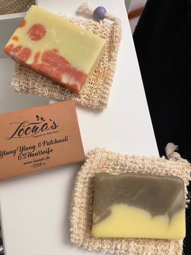 Customer photo review of 15% Ylang Ylang & Patchouli Haarseife (Beruhigend & Tiefenpflegend)