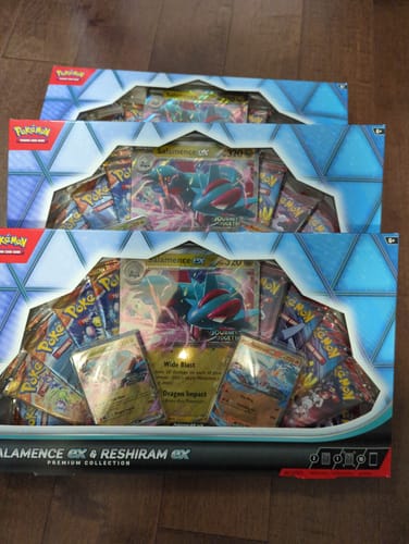 Customer photo review of Pokemon Salamence ex & Reshiram ex Premium Collection (LIMIT 6)
