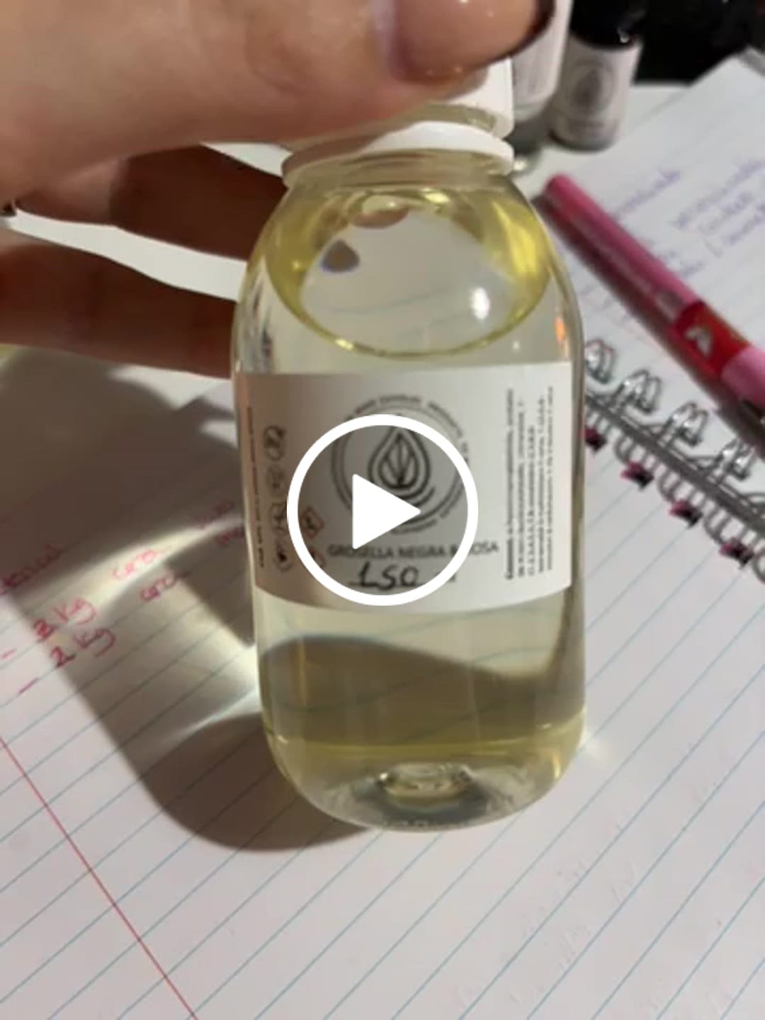 Customer video review of Fragancia GROSELLA NEGRA & ROSA