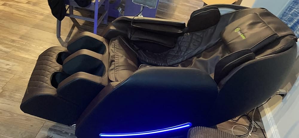 Customer photo review of Favor-06 3D Massage Chair Black