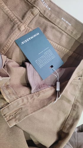 Alessandra C. review of Calça Jeans Reta Araçá Marrom Claro image 1 out of 4