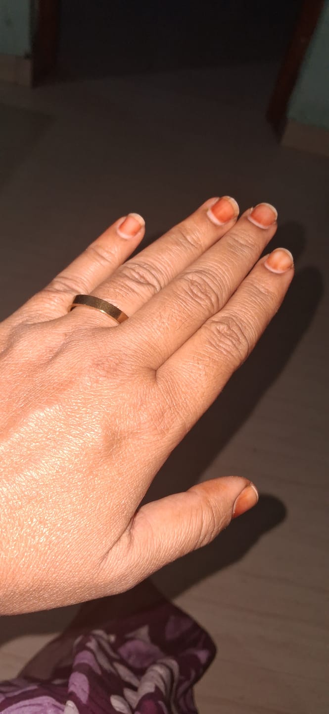 Customer photo review of Vintage Gold Band Ring
