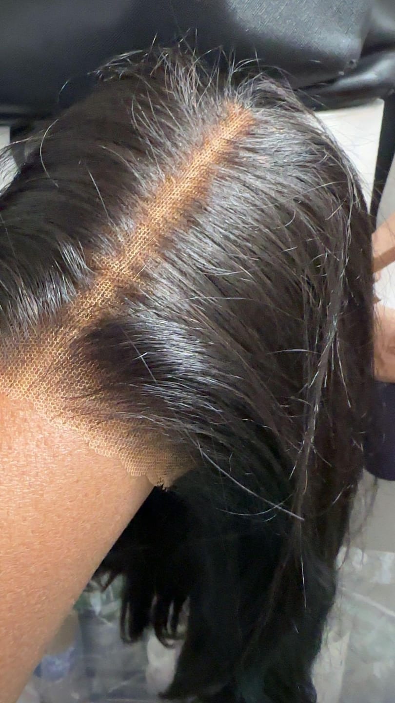 Customer photo review of Wavymy Yaki Straight Layered Cut Silky Bob Wig Upgrade 9x6 T-Part Lace Wig Pre-Plucked Wear Go Glueless Wigs 180% Density