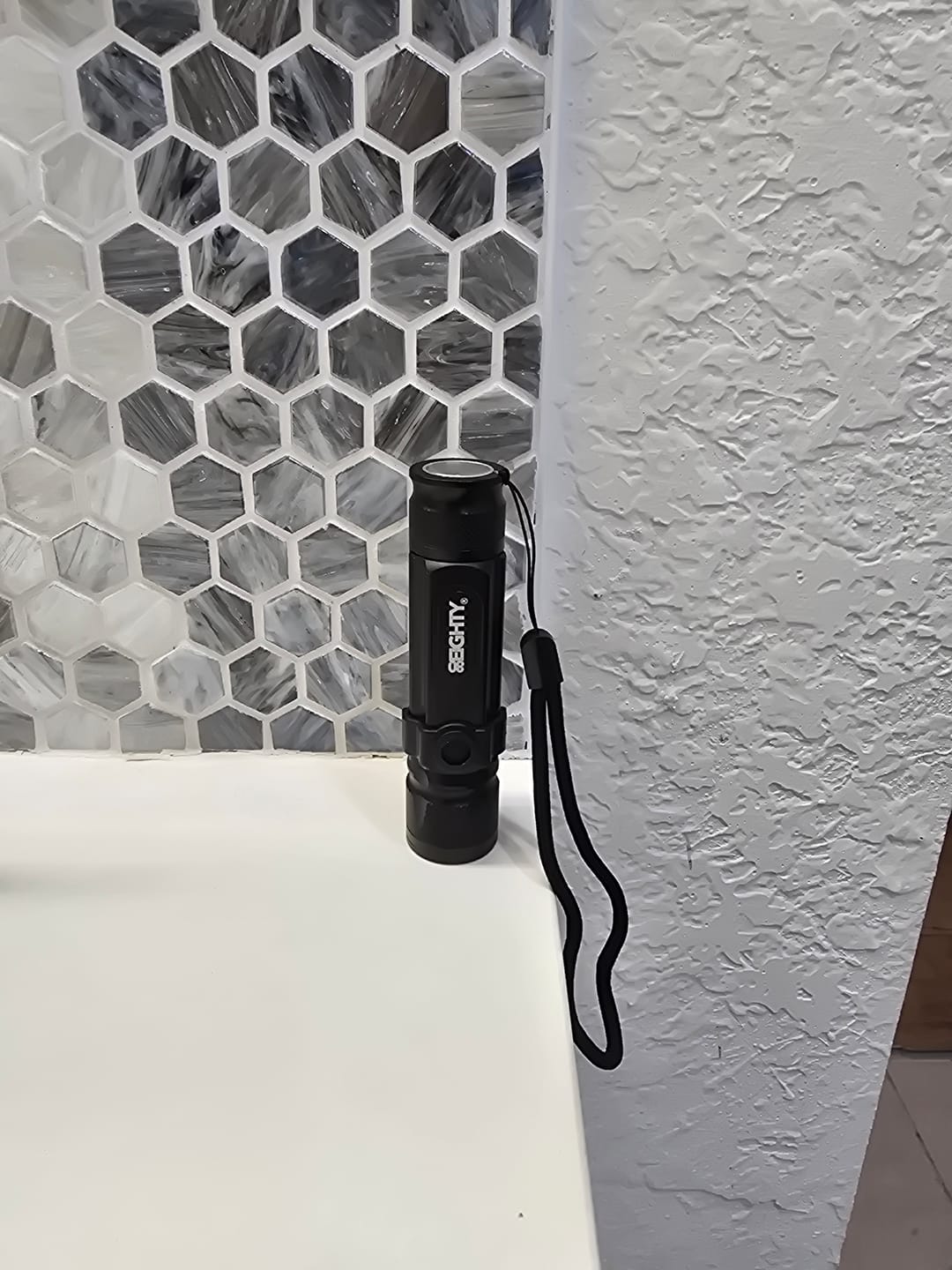 Customer photo review of 80Eighty® Flashlight