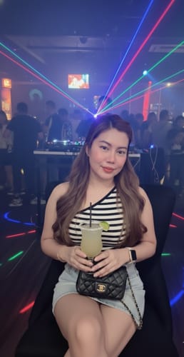 Customer photo review of 22" Natural Wavy