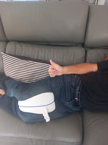 Avis photo d'un client sur Coussin Orthopédique Genoux Cellsius - Le secret d'un sommeil sans douleur