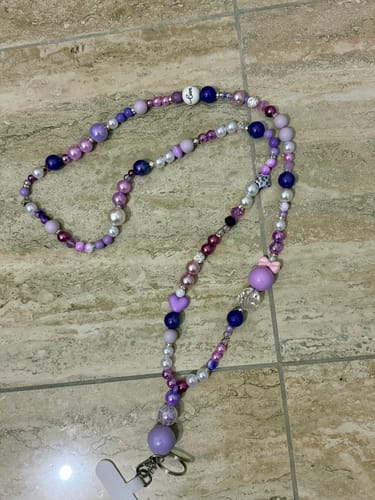 Customer photo review of Portachiavi Lungo da collo di perle fatto a mano 💜 Lilla