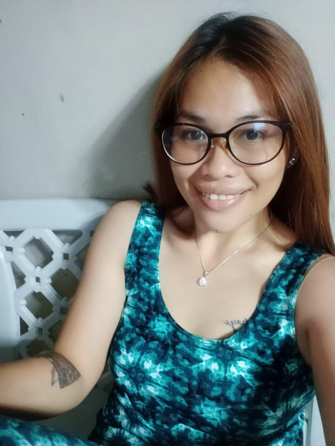 Customer photo review of To My Beautiful Future Wife Gift- My Last Everything- Love Knot Necklace