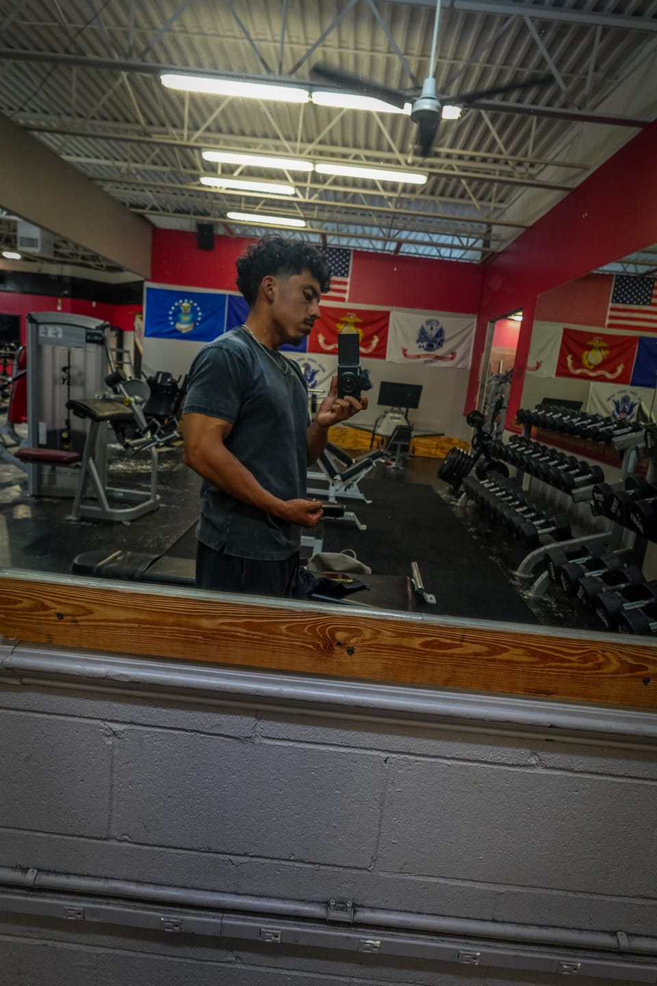 Customer photo review of 4148 - Elevated Essentials - Fitted Tee
