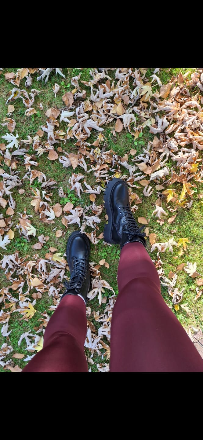 Customer photo review of Boots con stringhe