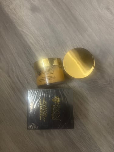 Customer photo review of 24 Kt. Gold Facial Mask with Hylauronic Acid 4.75 oz