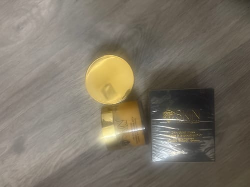 Customer photo review of 24 Kt. Gold and Champagne Facial Scrub 4.75 oz
