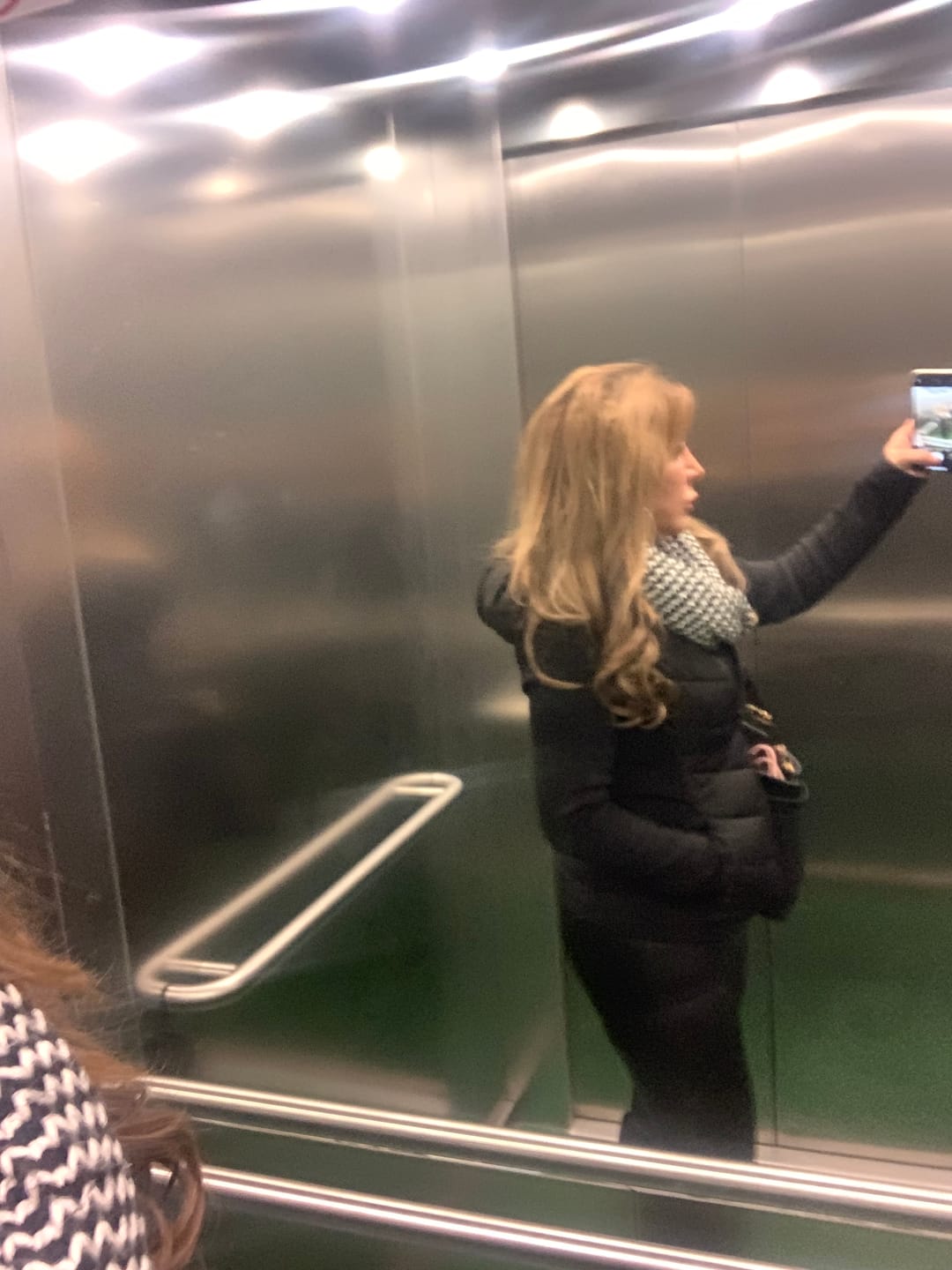 Customer photo review of Stranded 18" Seamless Clip-in Human Hair Extension (105g) - Colour #8/10 Baby Bronde
