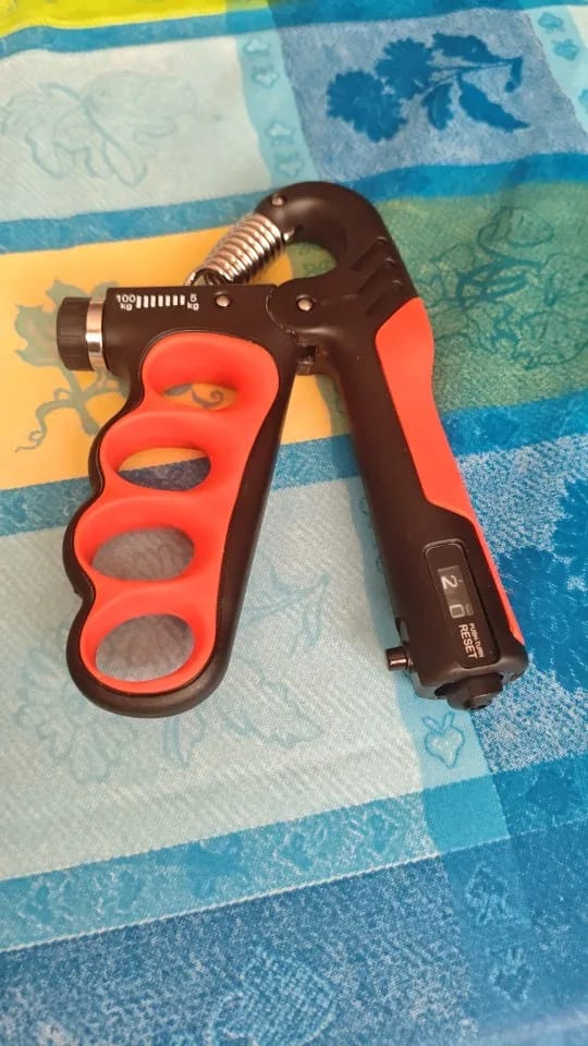 Customer photo review of SteelFlex™ Adjustable Grip Trainer – 11–220 lbs Hand Strength Builder