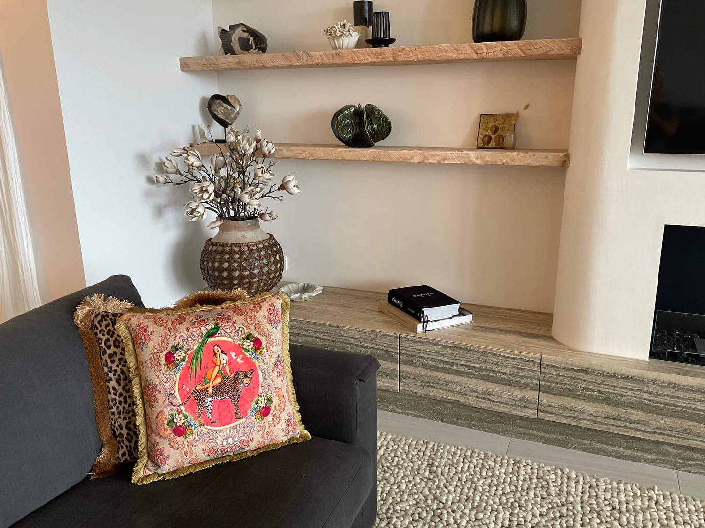 Customer photo review of Queen K Vintage Jungle Green Cushion with Fringe Trim