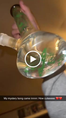 Customer video review of WOB Mystery Bong