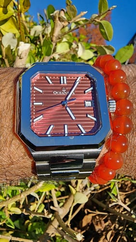 Customer photo review of Oceaneva Mens Tenuis Ultra-Thin Swiss Movement Automatic Thin Watch Burgandy