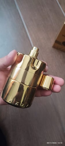 Reseña con foto de un cliente sobre Perfume Azzaro Forever Wanted Elixir Parfum