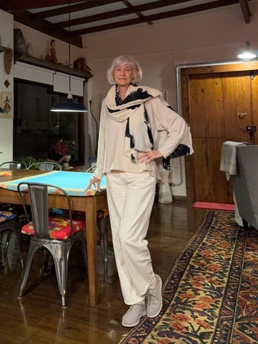 Christel R. review of Calça Jeans Reta Araçá Bege image 1 out of 1