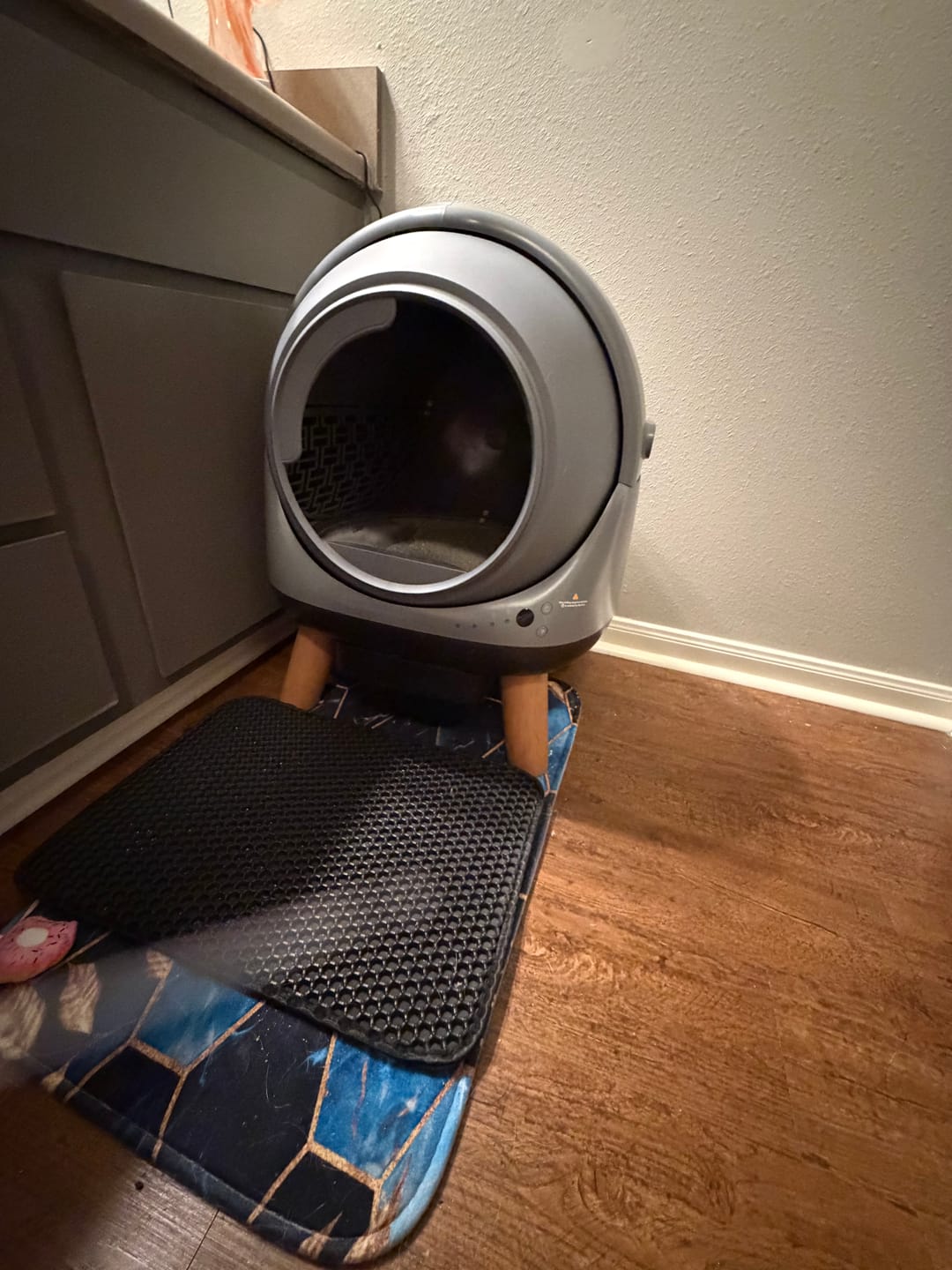 Customer photo review of [👻Halloween Sale]Orbitie with Wide Opening Self Cleaning Litter Box