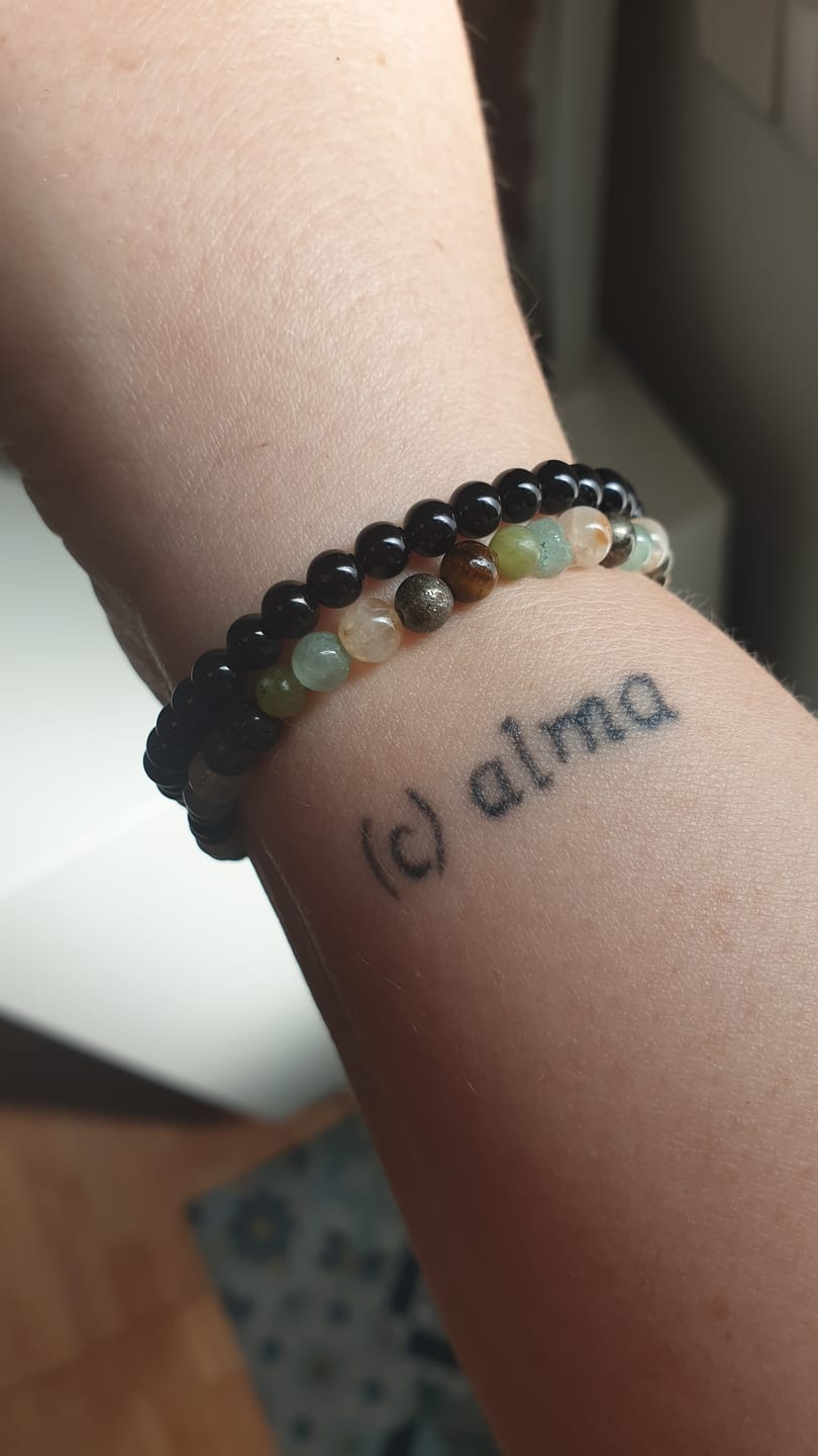 Customer photo review of Pulsera Turmalina negra | 4mm | Limpieza - Protección