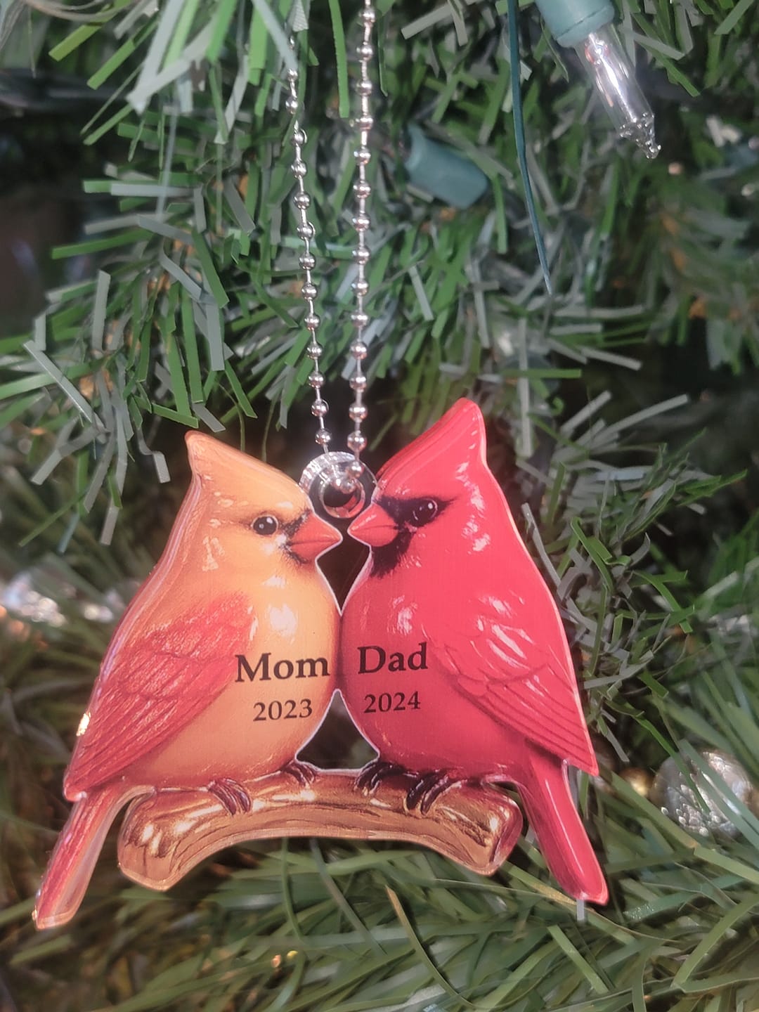Customer photo review of Vintage Nostalgic Cardinals Memorial Dad Mom Christmas Personalized Acrylic Ornament