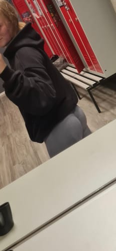 Customer photo review of INITIUM 2.0 Scrunch Leggings - Stone Grey