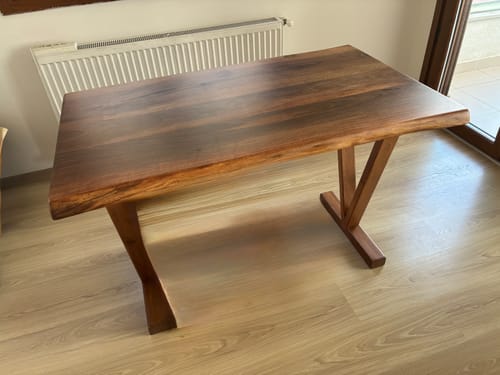 Customer photo review of Ahşap Yemek Masası - Masif Ceviz Doğal Kenarlı Model