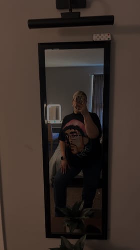 Customer photo review of "Benito" Big Face T-Shirt