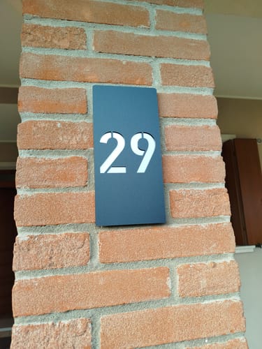 Customer photo review of Numero civico modello Stencil Vertical M2