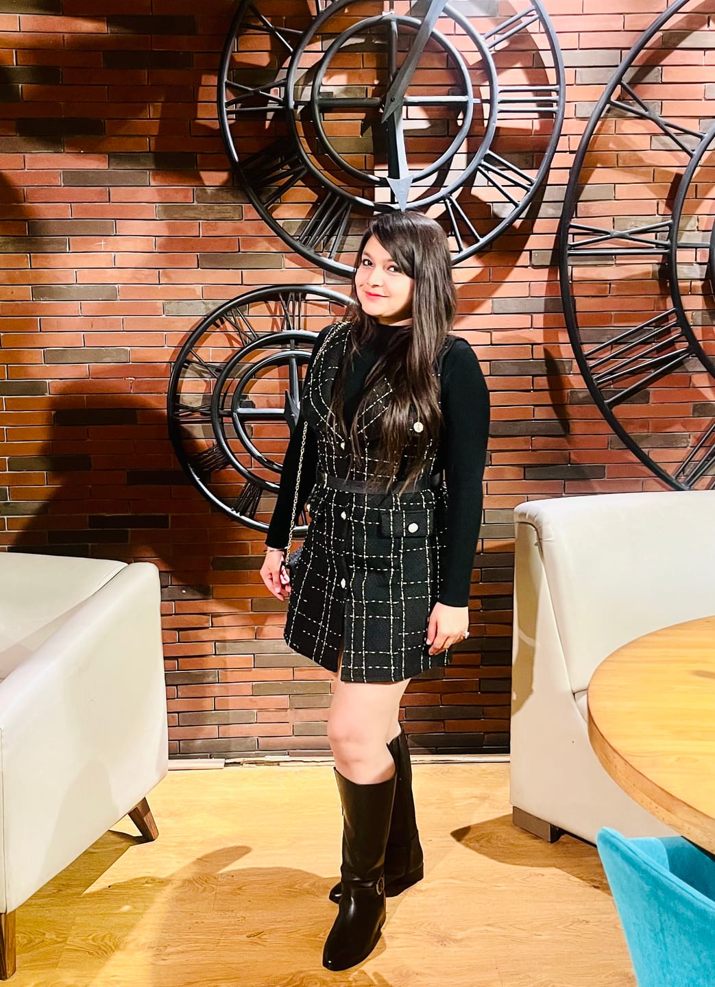 Customer photo review of Rader Set of Top and Woolen Tweed Dress