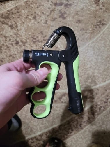 Customer photo review of SteelFlex™ Adjustable Grip Trainer – 11–220 lbs Hand Strength Builder