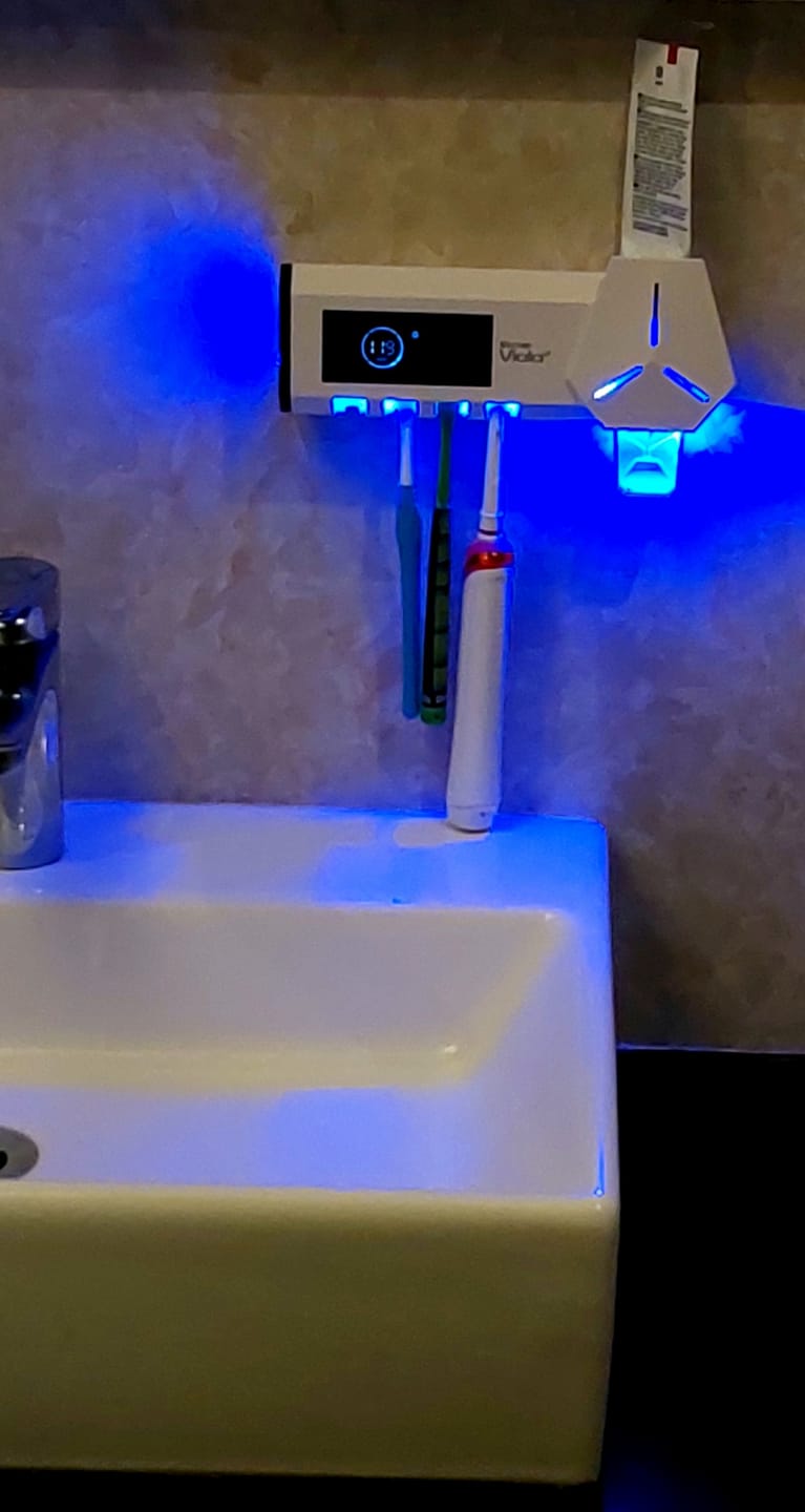 Customer photo review of Viola V2 UltraViyole Diş Fırçası Tutucu ve Sterilizatörü