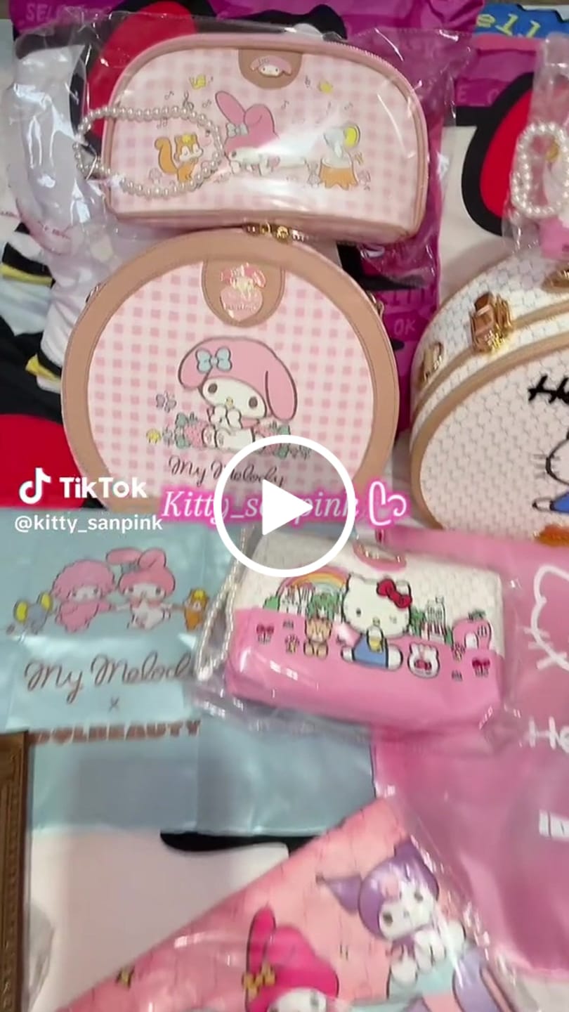 Customer video review of Cosmetiquera | Hello Kitty