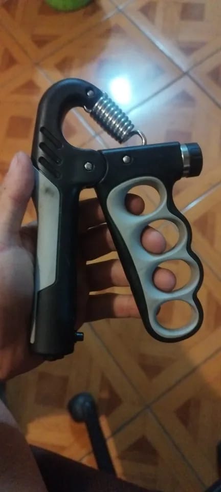 Customer photo review of SteelFlex™ Adjustable Grip Trainer – 11–220 lbs Hand Strength Builder