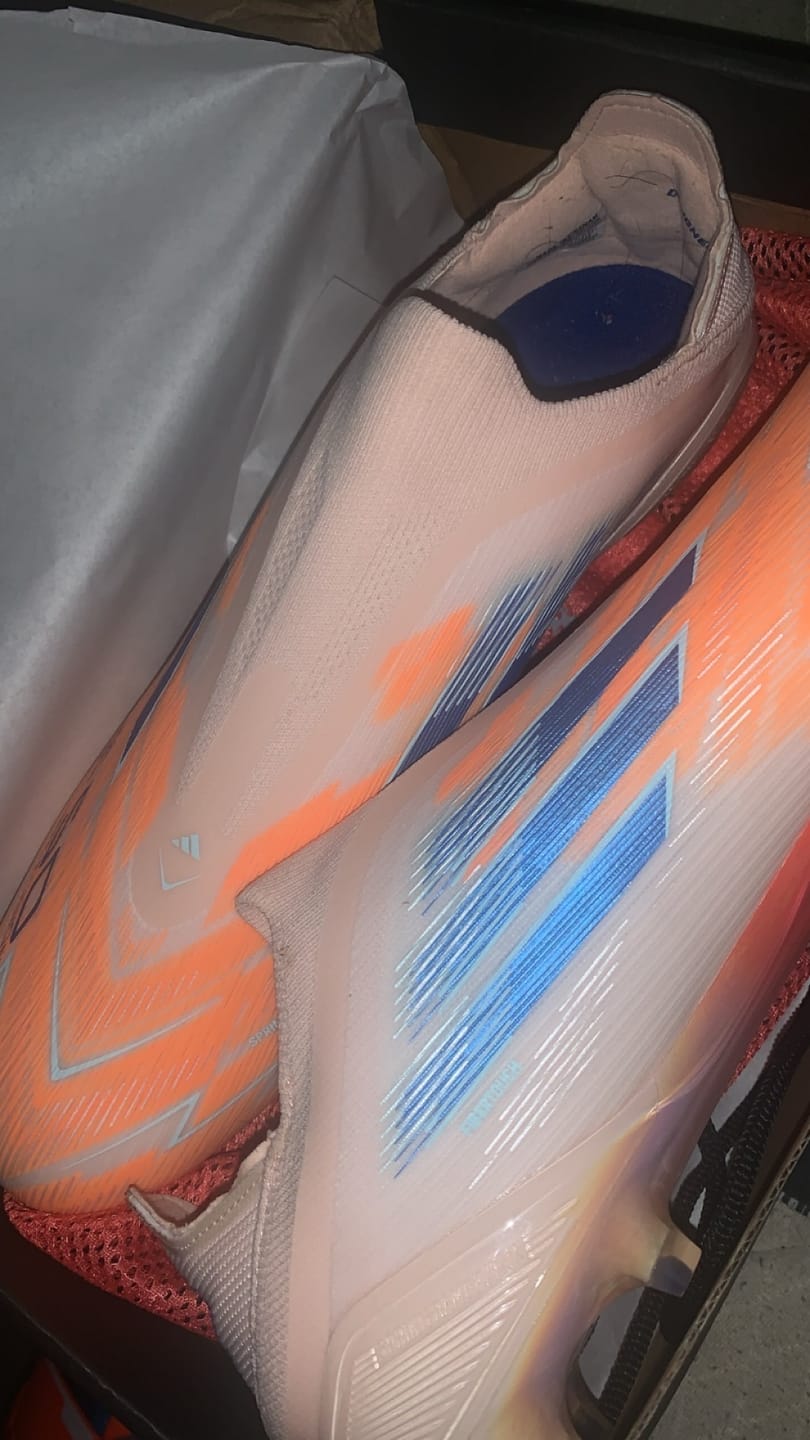 Customer photo review of F50 Elite Laceless FG Spark Fusion - Beige/Orange/Bleu
