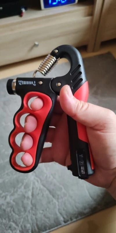 Customer photo review of SteelFlex™ Adjustable Grip Trainer – 11–220 lbs Hand Strength Builder
