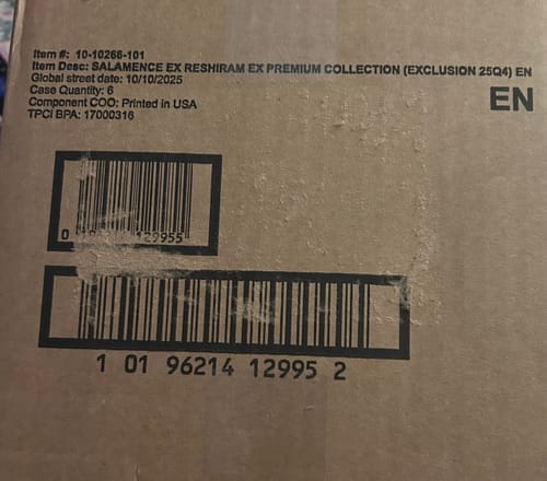 Customer photo review of Pokemon Salamence ex & Reshiram ex Premium Collection (LIMIT 6)