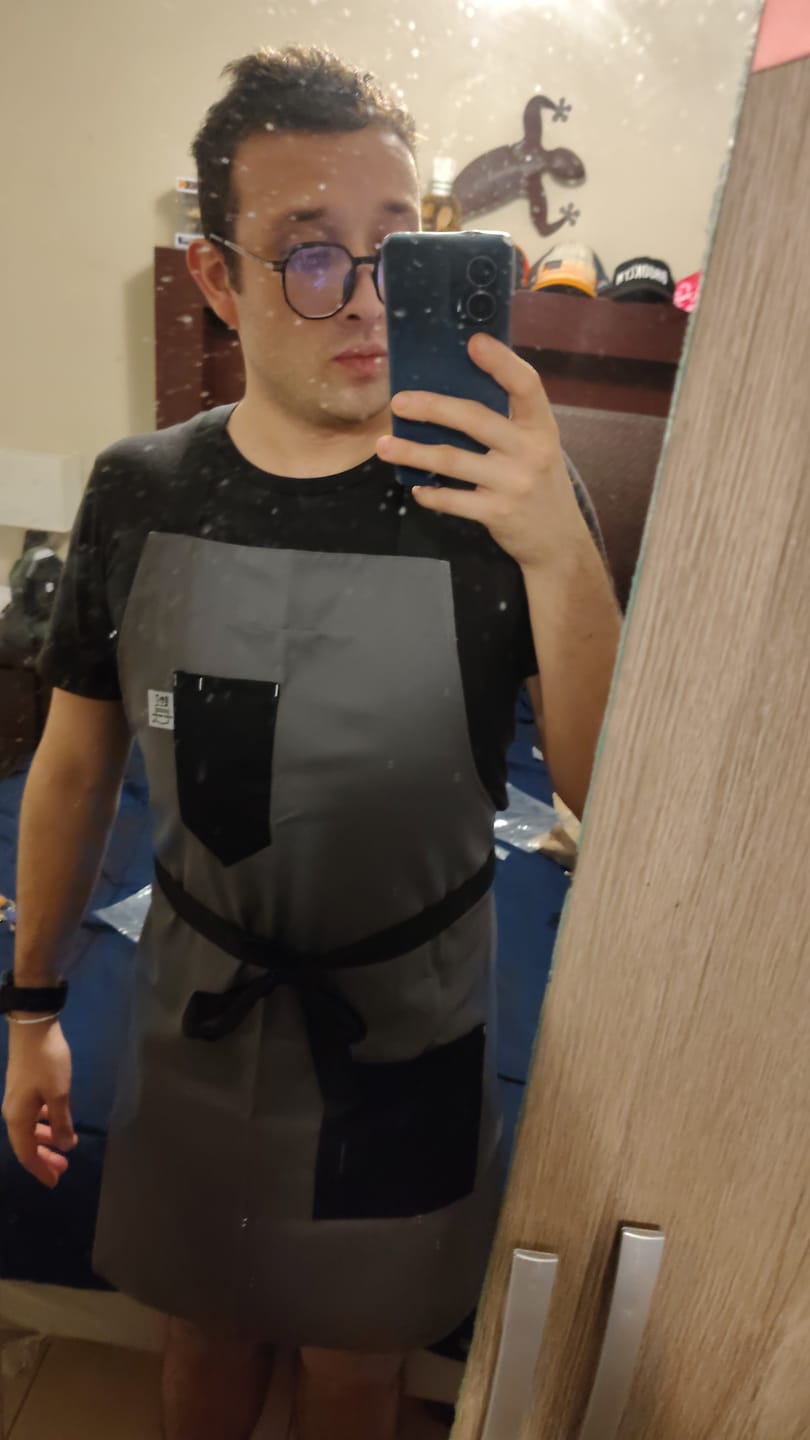 Customer photo review of Mandil Chef Mode De Peto Gris