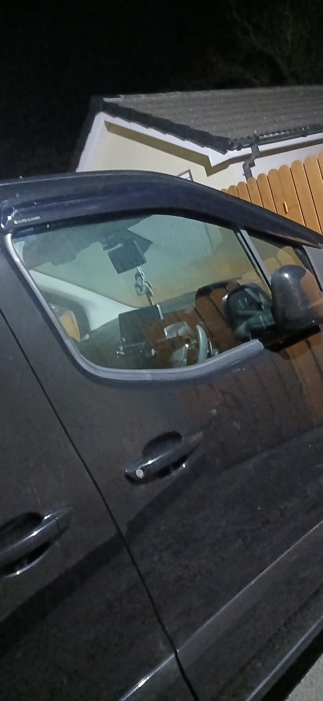 Customer photo review of Auto Clover Wind Deflectors Set for Peugeot Partner / Rifter 2018+ (2 Pieces)