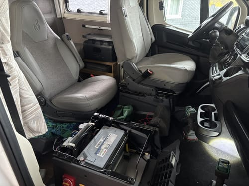 Customer photo review of 0% MwSt. - Redodo LiFePO4 12V 140Ah H190 Untersitz Lithium Batterie mit Bluetooth für Wohnmobil | Lithium Batterie Wohnmobil, Solarbatterie, DIN H8