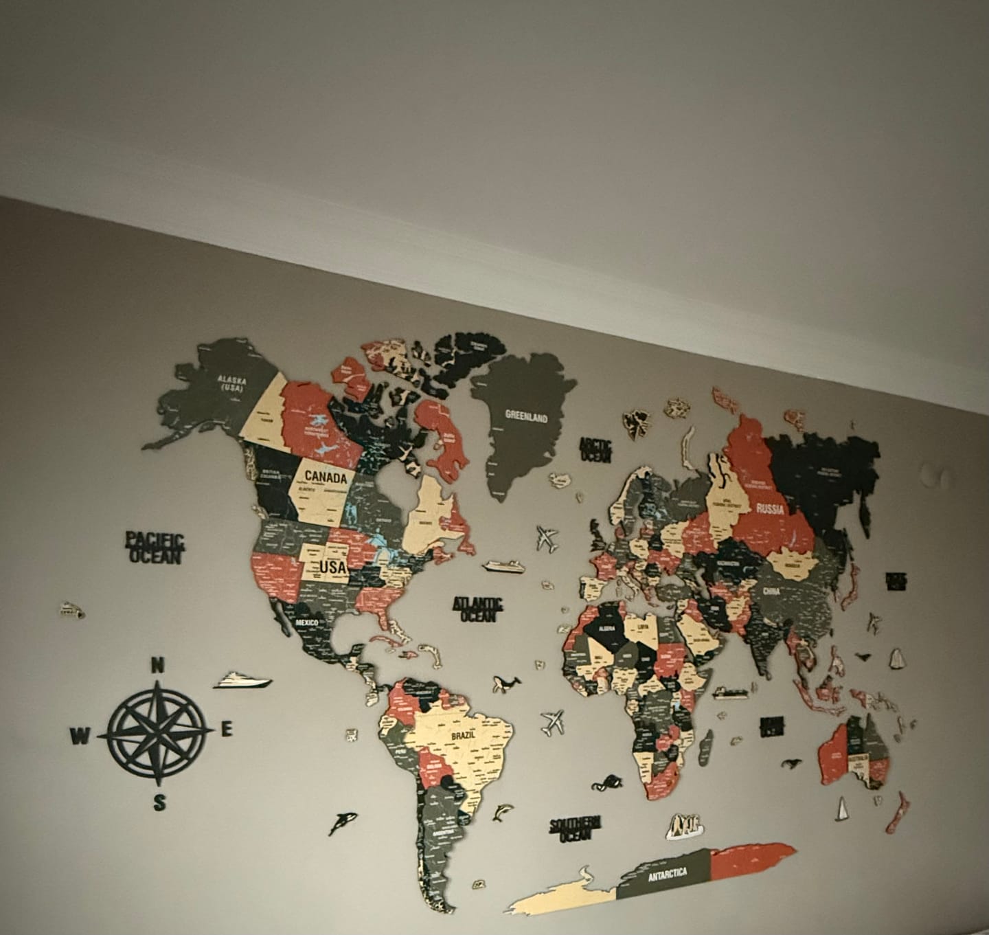 Customer photo review of Renkli Baskılı 3D Ahşap Dünya Haritası (Sage)