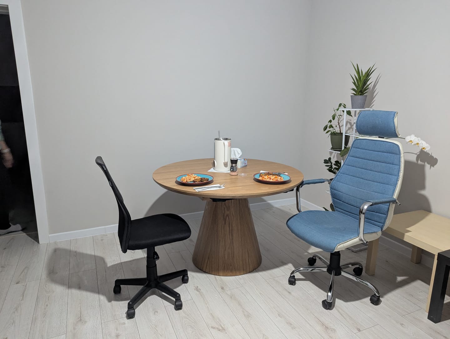 Customer photo review of Masa extensibila ANGEL II, stejar, 120/160x120x75 cm