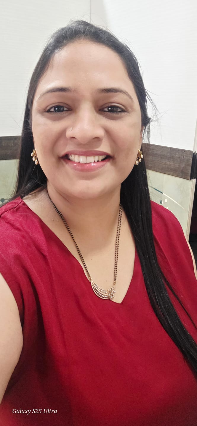 Customer photo review of Maroon V-Neck Sleeveless Top
