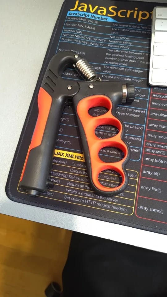 Customer photo review of SteelFlex™ Adjustable Grip Trainer – 11–220 lbs Hand Strength Builder