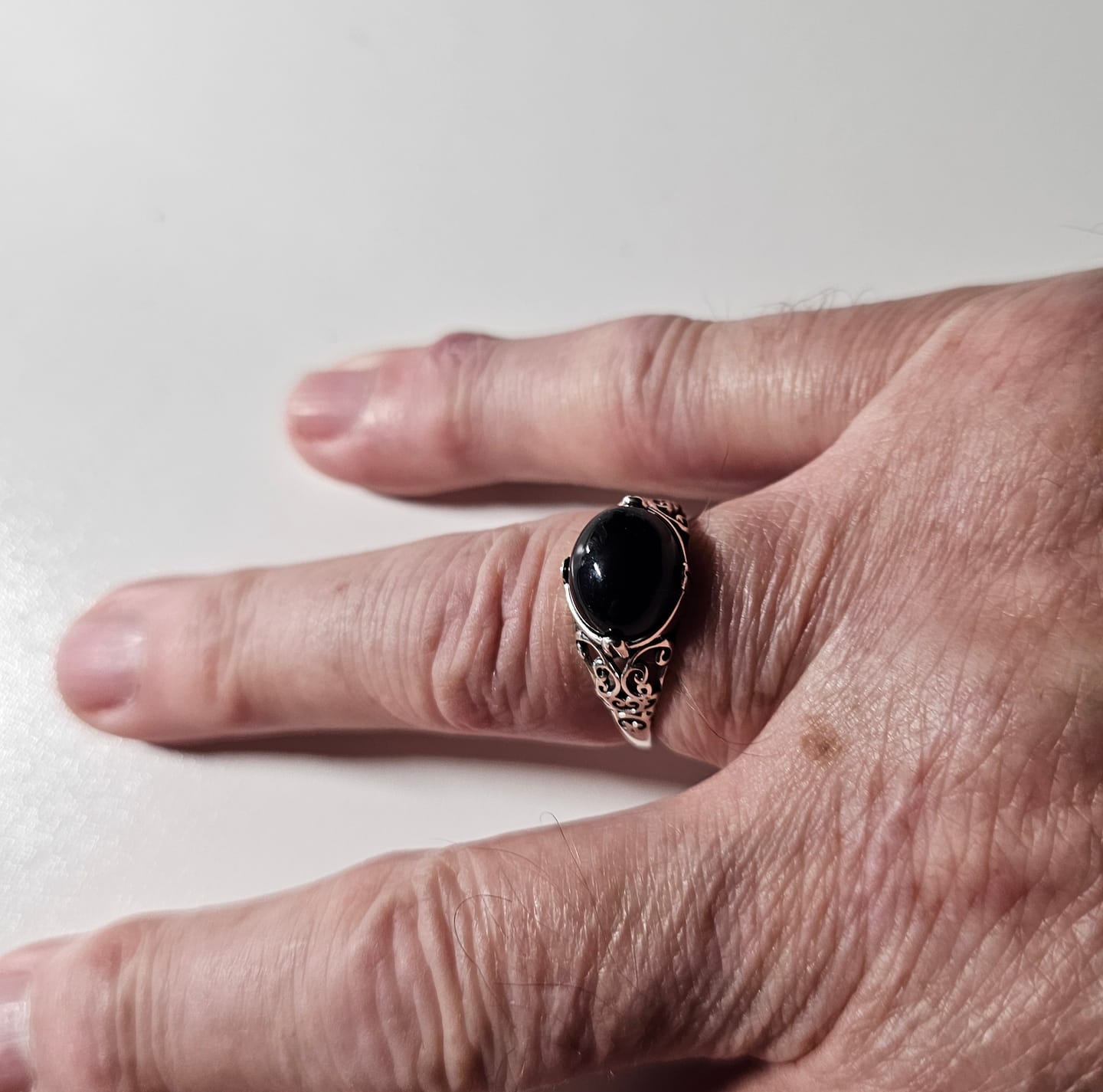 Customer photo review of Bague "Sérénité Ancrée" en Agate Noire & Argent