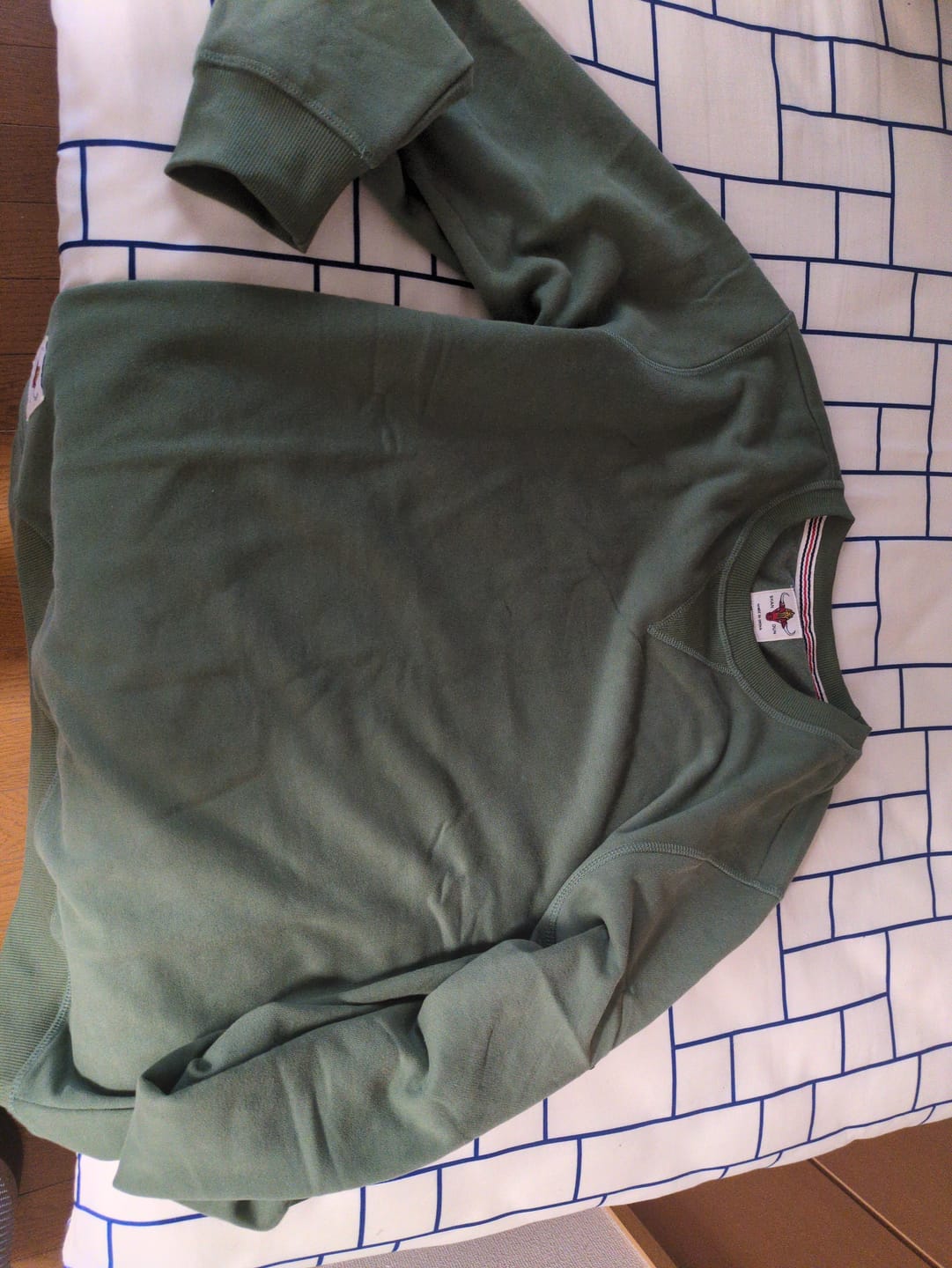 Customer photo review of 袖パッチ　海軍クルーネック裏パイルスウェット