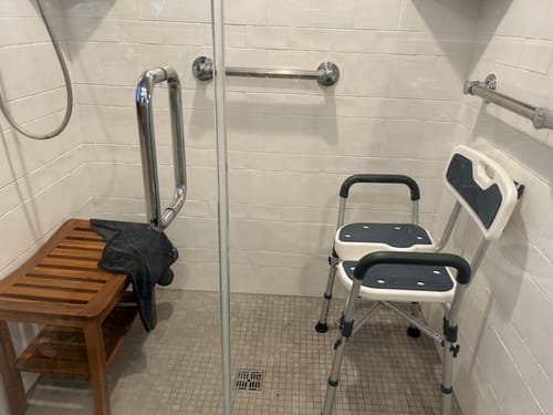 Customer photo review of U-Shape Shower Chair (450lb)
