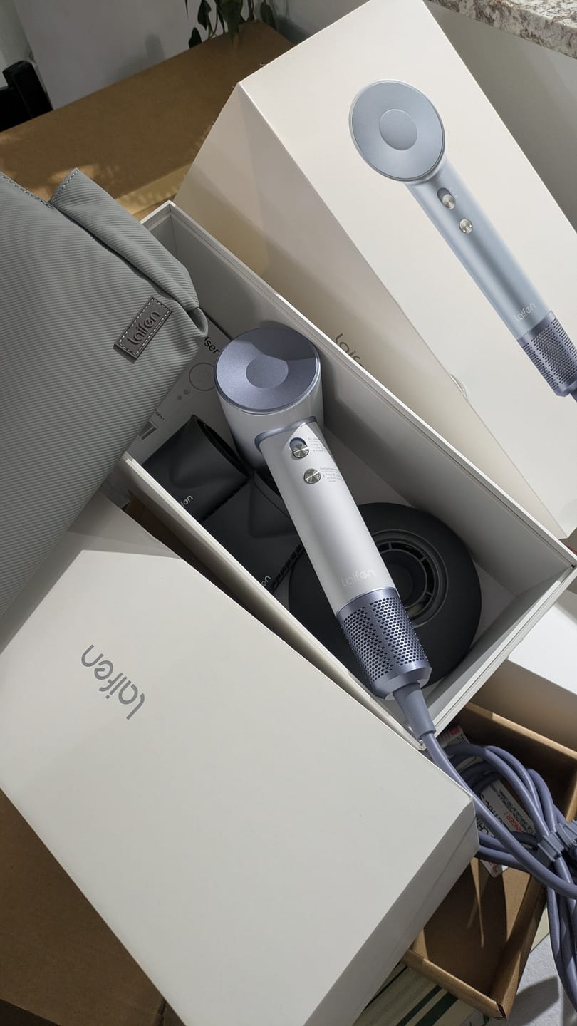 Customer photo review of Laifen Swift Special High-Speed Hair Dryer (3 nozzles)