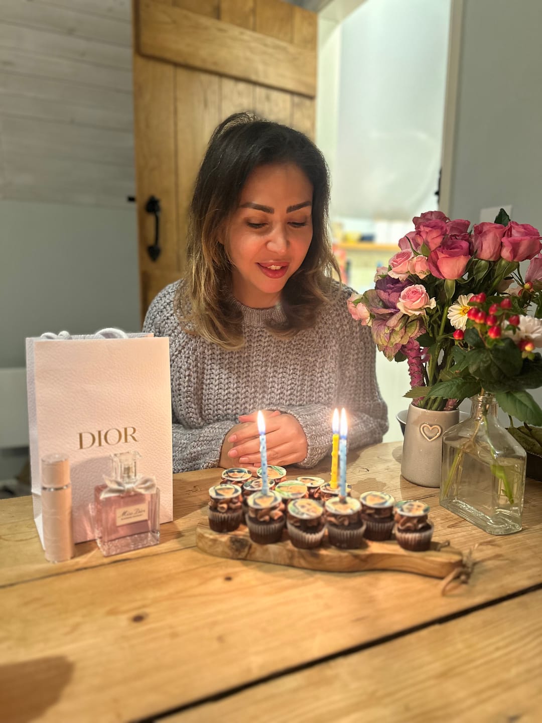 Customer photo review of Edible Photo Cupcakes
